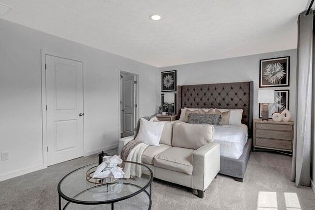 Building Photo - Gorgeous 5 Bedroom Homes
