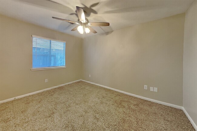 Building Photo - 16902 Canyon Ridge Ct