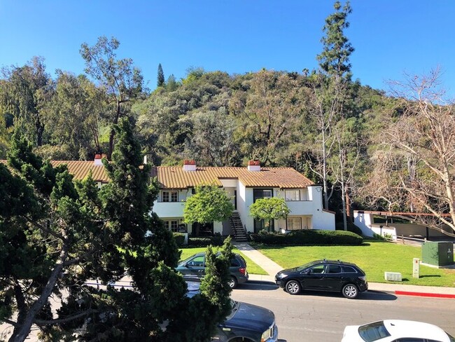 Building Photo - 5005 Collwood Way