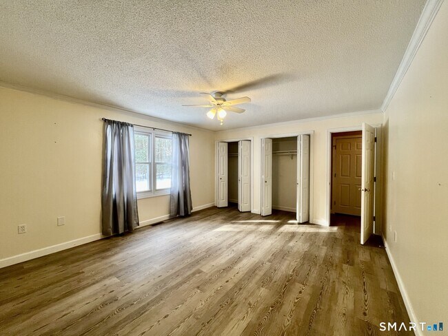 Building Photo - 505 Ashmead Cmns