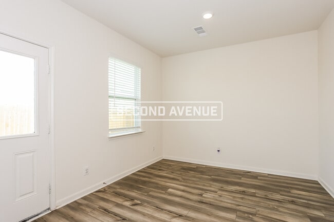 Building Photo - 108 Son Martin PL