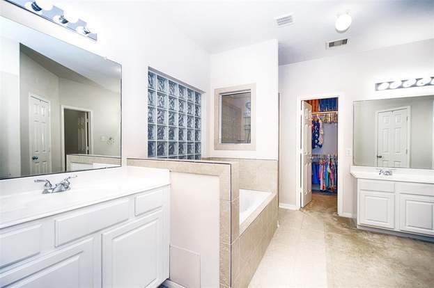 Building Photo - 2540 Pelican Dr