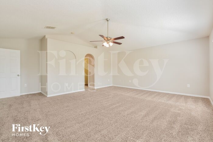 Building Photo - 31845 Sunpark Cir
