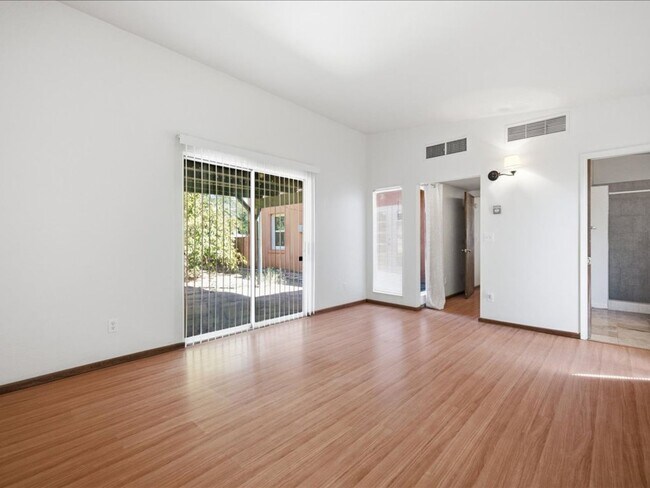 Building Photo - 4413 E Whitman St