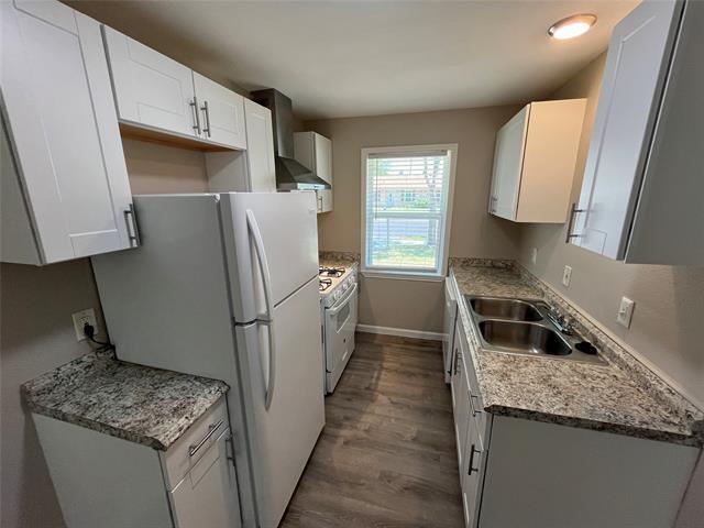 Building Photo - 13020 Spring Oak Dr