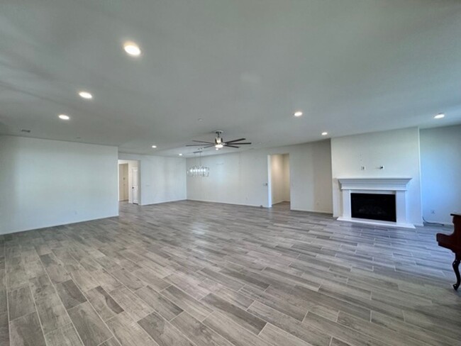 Building Photo - 4 bedroom single story Spencers Crossing h...