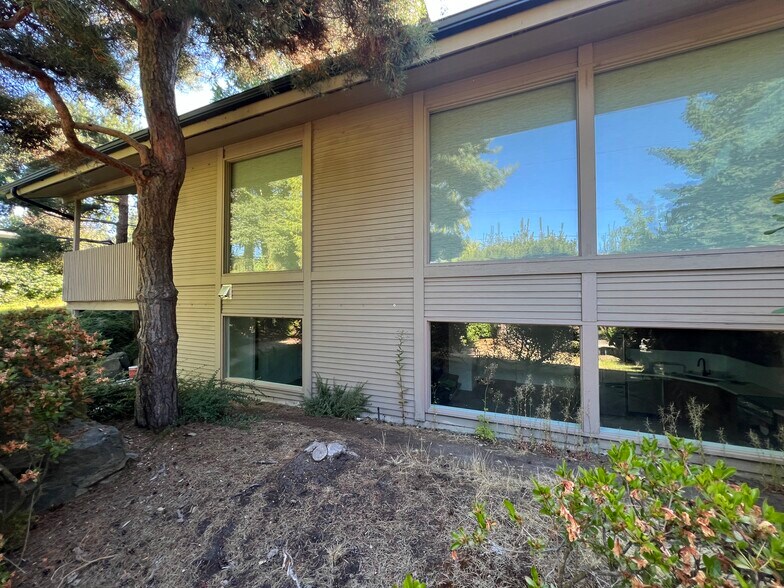 Building Photo - 4204 85th Ave SE