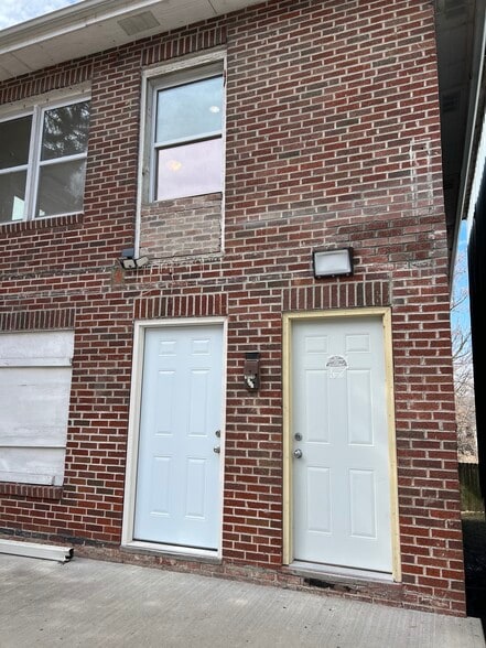 Right Front Door - 5206 King Hill Ave