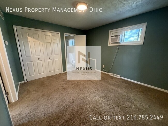 Building Photo - 6475 Sandfield Dr