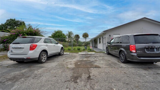 Building Photo - 4658 Myla Ln