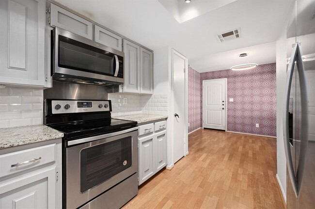 Building Photo - 3718 Steck Ave