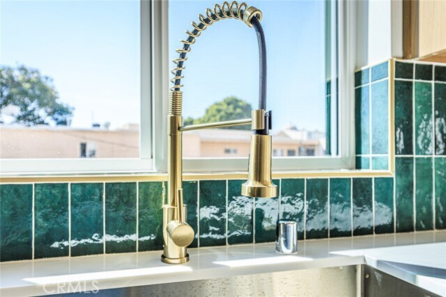 Building Photo - 2426 S West View St