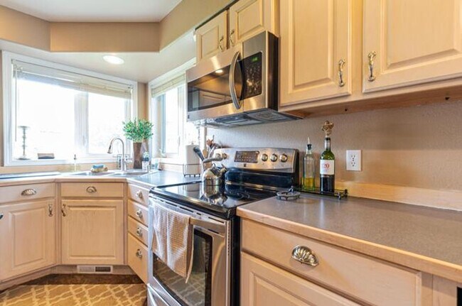 Building Photo - Beautiful home in Haven Heights