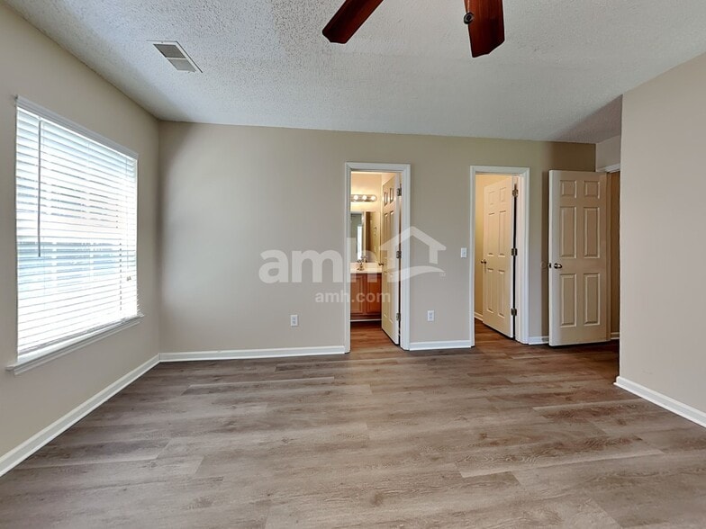 Building Photo - 537 Beverly Dr