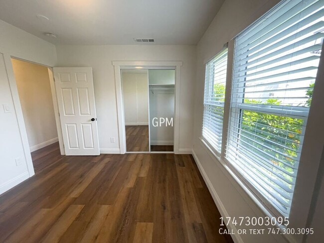 Building Photo - 338 S Benton Way