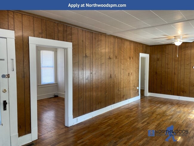 Building Photo - Charming 2 Bedroom 2 Bathroom Home