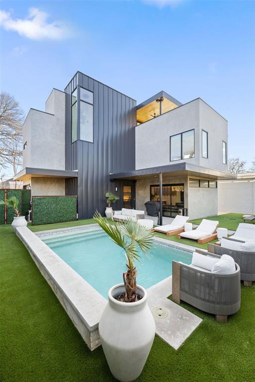 Building Photo - 1304 Comal St