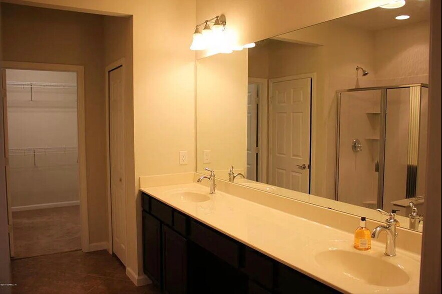 Building Photo - 14159 Mahogany Ave