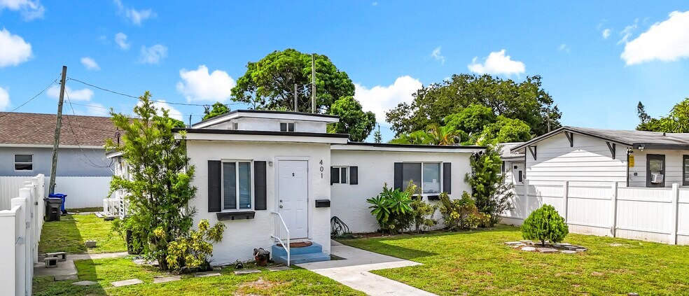 Building Photo - 401 NW 16th Ave