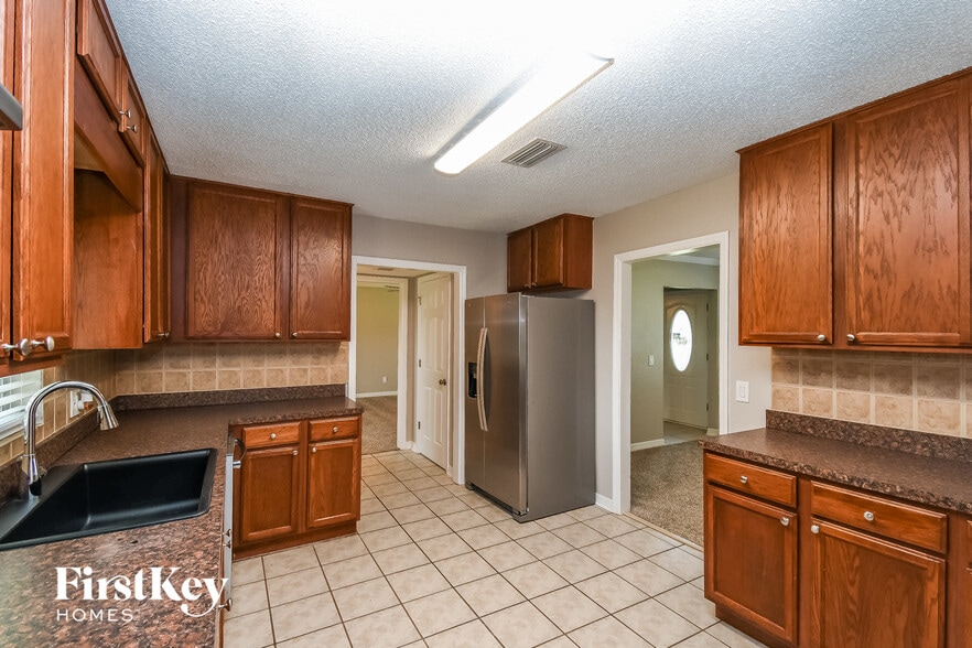 Building Photo - 6334 Harlow Blvd