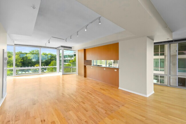 Building Photo - 9715 Woods Dr