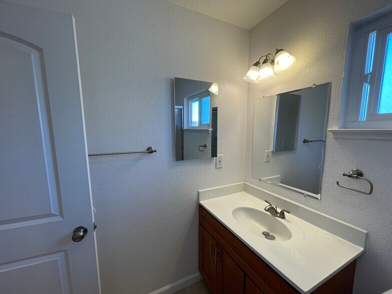 Upstairs bathroom - 1705 Monroe St