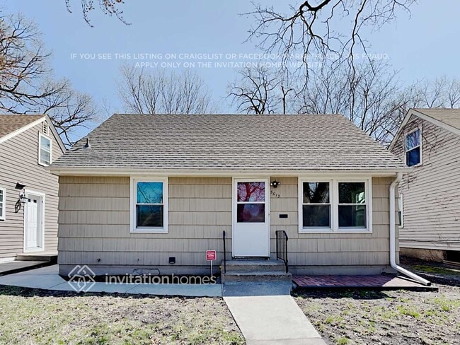 Building Photo - 5613 27th Ave S