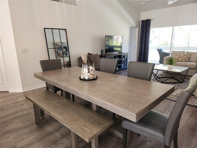 Building Photo - 6503 Fairway Gardens Dr