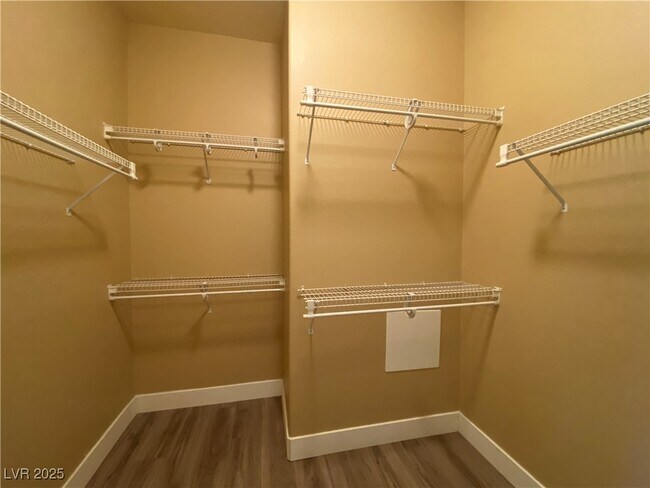 Building Photo - 17 Moraine Dr