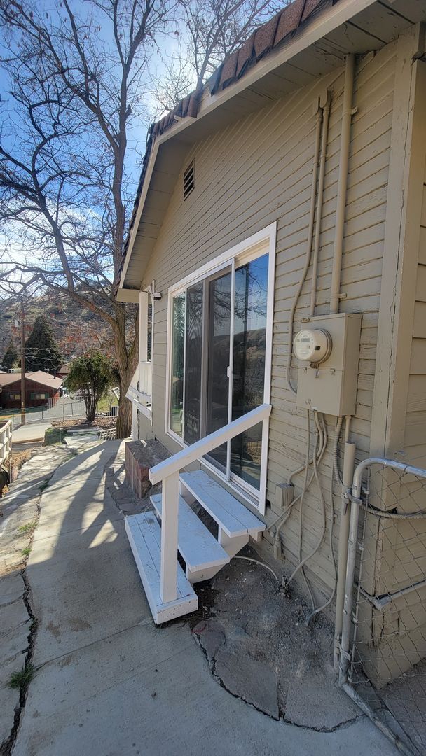 Building Photo - 3 Bedroom Home with Garage in Lebec