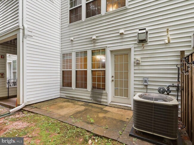 Building Photo - 12753 Fair Crest Ct