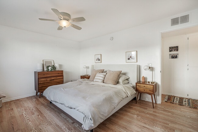 Master Bedroom - 1720 Ardmore Ave