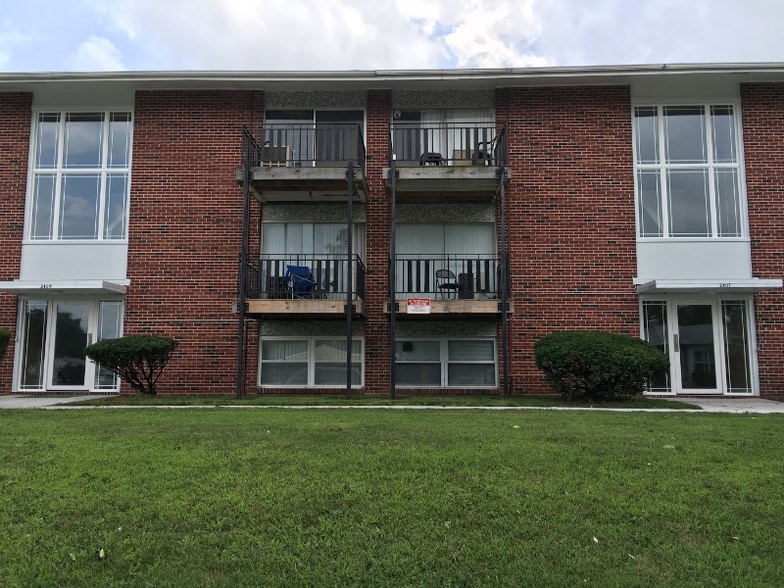 Building Photo - 6226 Laurelton Ave