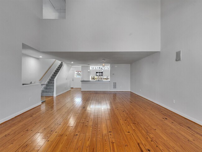 Building Photo - 6935 Yellowstone Way Dr