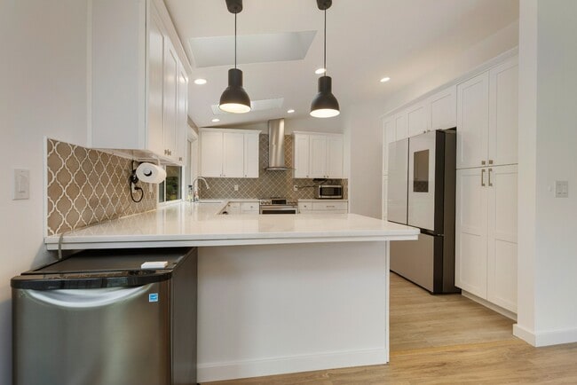 Building Photo - Newly Renovated Bothell Home Sitting on 1 Acre of Land!