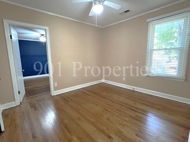 Building Photo - 1089 Isabelle St