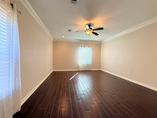 Building Photo - 4410 Sequoia Dr