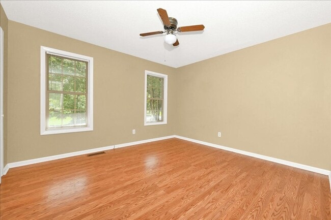 Building Photo - 3 Bedroom, 2 Bath home.