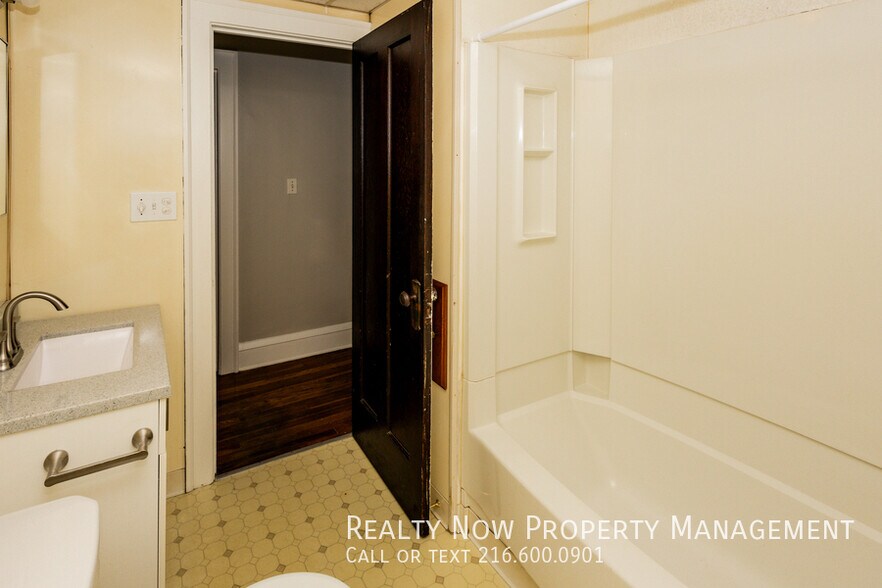 Building Photo - 3765 W 134th St