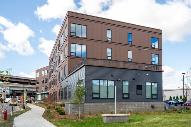 Building Photo - Shelby Commons