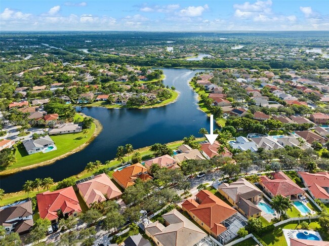 Building Photo - 646 Heritage Dr