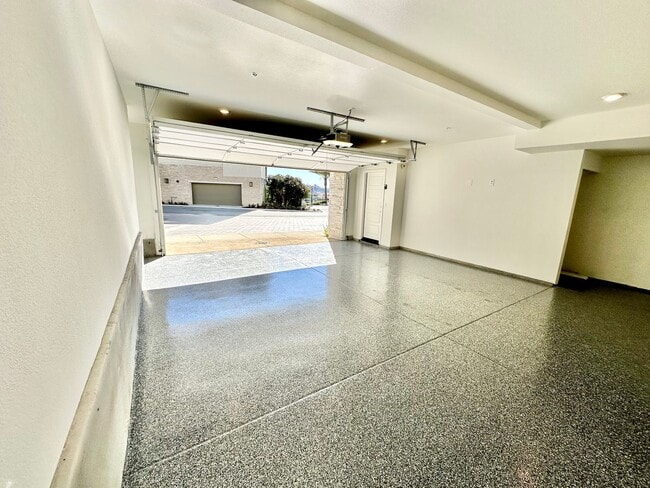 Building Photo - Brand New Townhome Overlooking Mission Valley