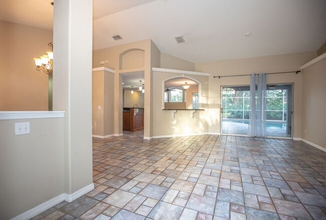 Building Photo - FOR RENT!!! STUNNING AND SPACIOUS 5 BEDROOM SINGLE FAMILY HOME...