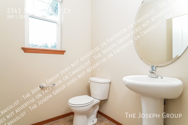 Building Photo - 3341 SE Property Ct