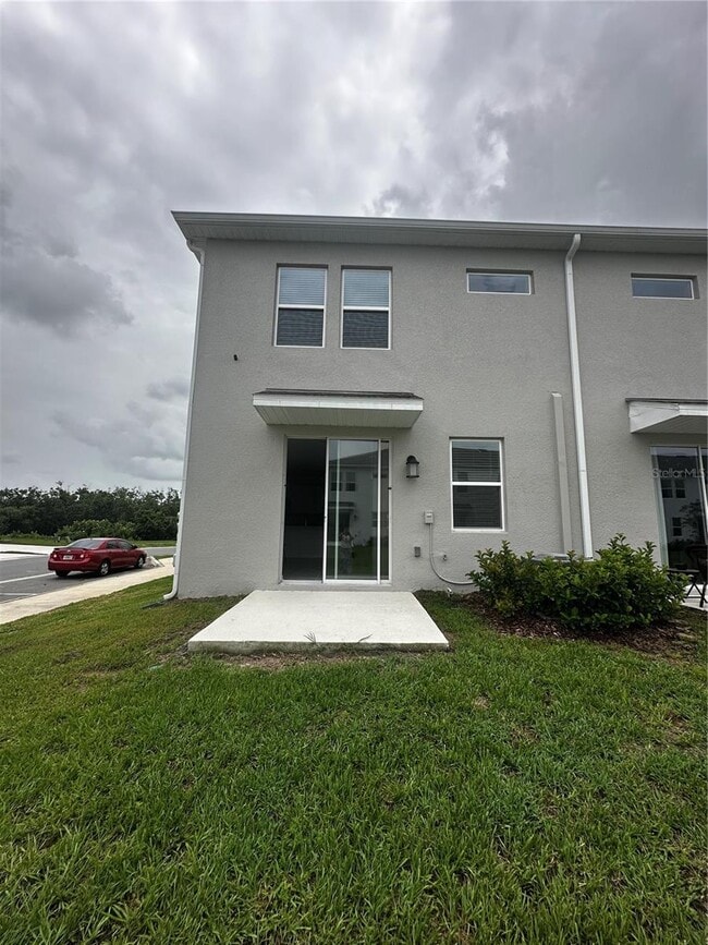 Building Photo - 3063 Chantilly Dr