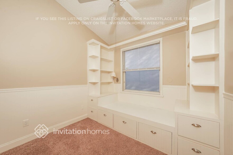 Building Photo - 7699 Thornlee Dr