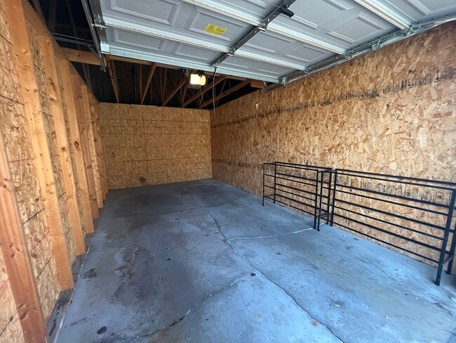 Building Photo - 1524 W Sand Bar Ct