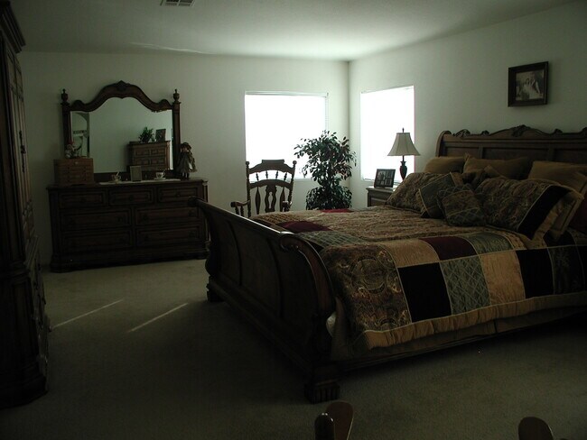 Building Photo - Prudence