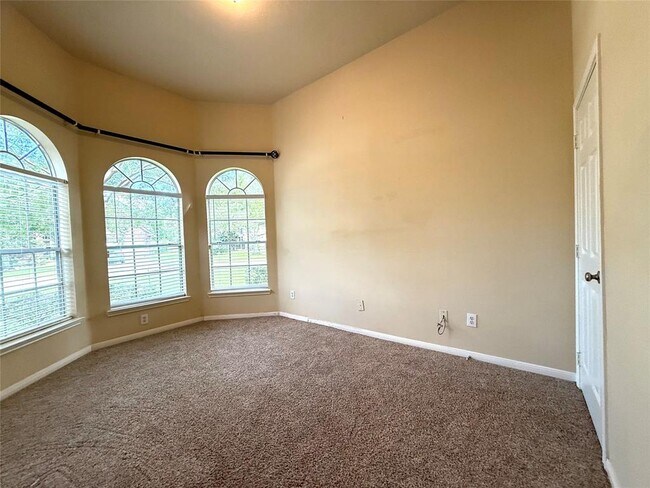 Building Photo - 3221 River Birch Dr