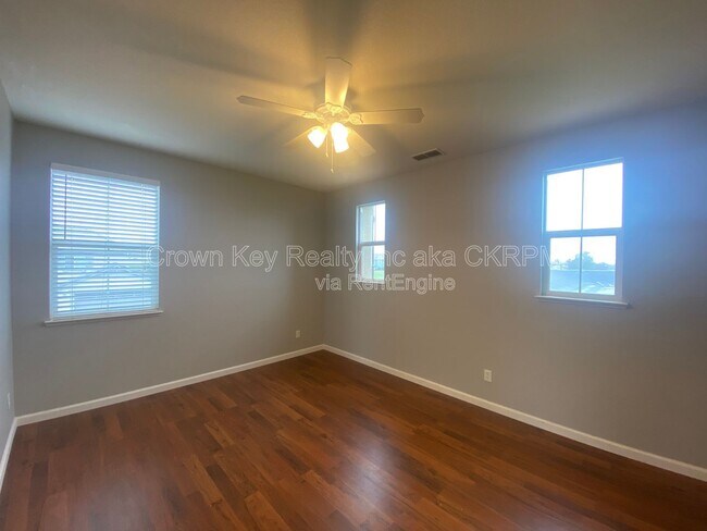 Building Photo - 297 Emory Oak Pl